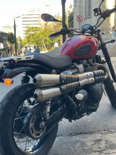 Triumph Street Scrambler 900cc - Linda