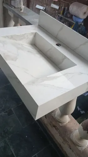 Bancada em porcelanato 