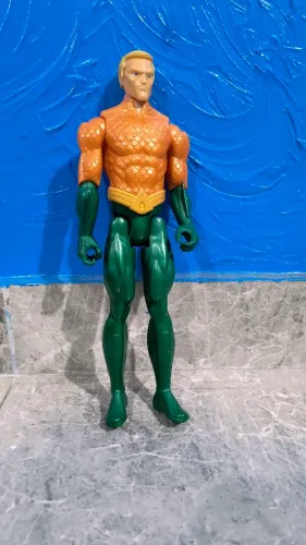 Boneco Aquaman original 30 cm