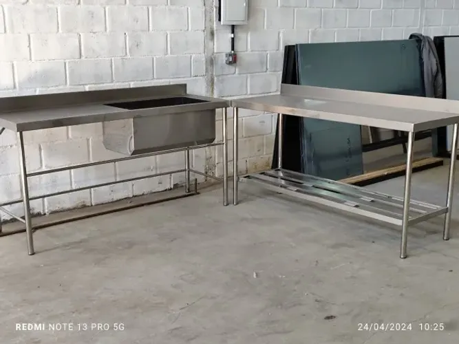 Bancada com bojo 1,80m mesa de 180cm Todos Inox - Fabricação 