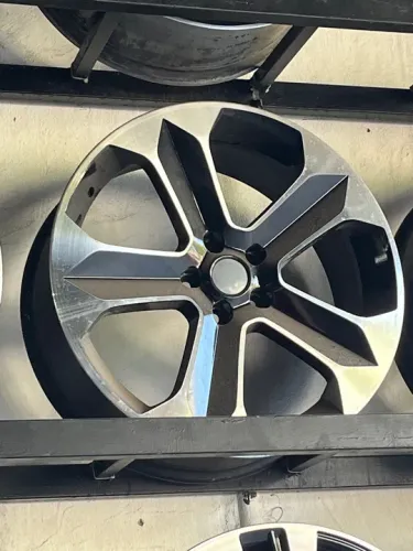 Roda aro 20 Audi.