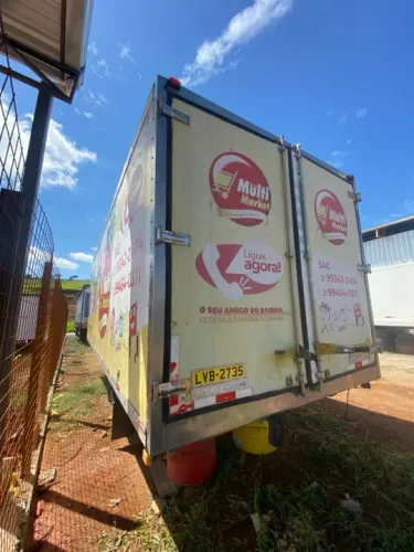 Baú refrigerado caminhão toco