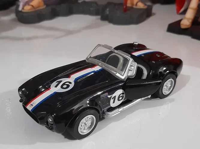 Carro de corrida miniatura - Cobra 427