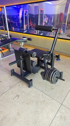 Máquina Flexão Nórdica - Aparelho de Musculação