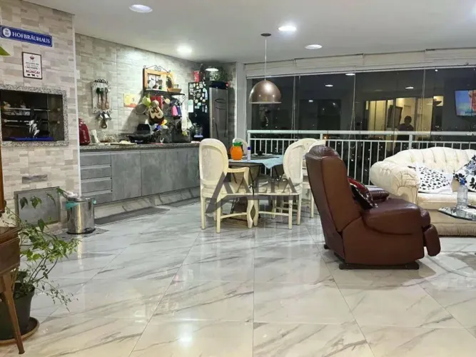 ** Família Moóca - Lindo apartamento em andar alto c/ ampla varanda gourmet c/ churrasquei