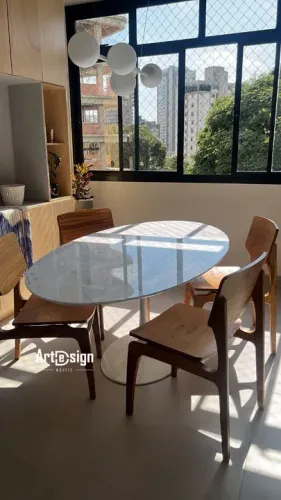 Mesa saarinen em mármore espírito santo