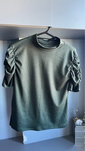 Camisa canelada verde militar