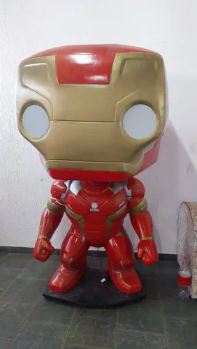 Boneco Gigante Iron Man Estilo Funko - 2m de Altura - Acende os Olhos - Peça Decorativa