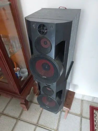 Duas Caixas de Som 3 vias