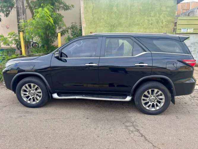 Toyota Hilux SW4 SRX 4X4 2.8 TDI 16V Dies. Aut. 2024