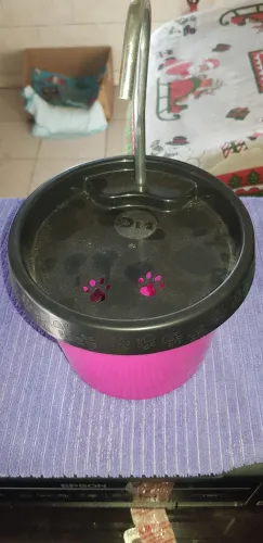Bebedouro elétrico com bomba