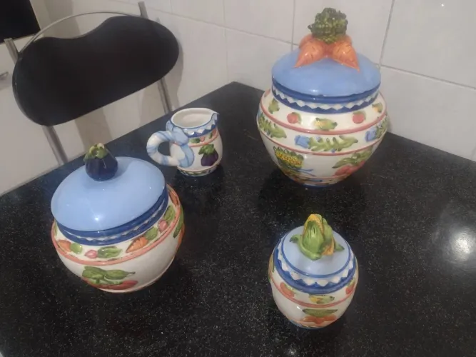 Promoção para hoje lindo conjunto antigo de potes de cerâmica decorada 
