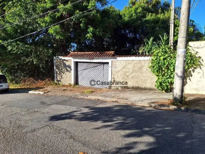 Terreno grande com casa antiga para venda no jd. Europa