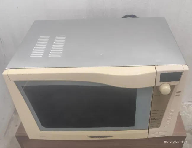 Micro-ondas Brastemp em ótimo estado (Entrega grátis Garantia de 06 meses)