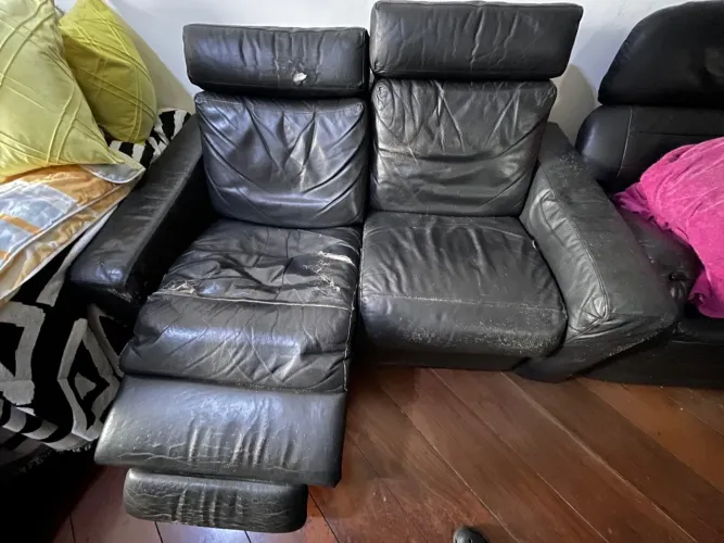 Sofá de Couro Preto LAFER - Conforto e Estilo