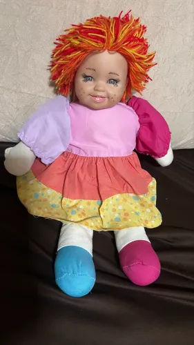 boneca de 42 cm Emília do sítio do pica-pau amarelo 