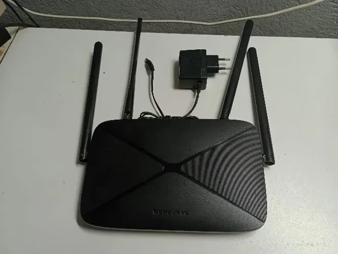 1 Roteador Mercusys AC12G com fonte - Usado