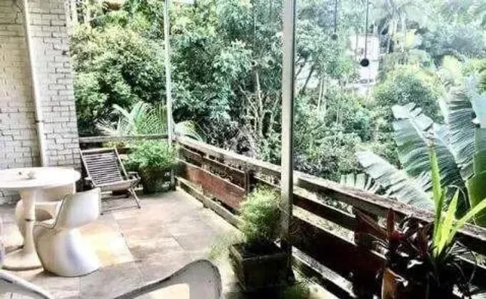 Casa à venda em São Conrado 5 quartos, 1 suíte, 4 vagas