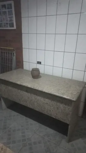 Vendo mesa de escritório de granito valor $ 1000