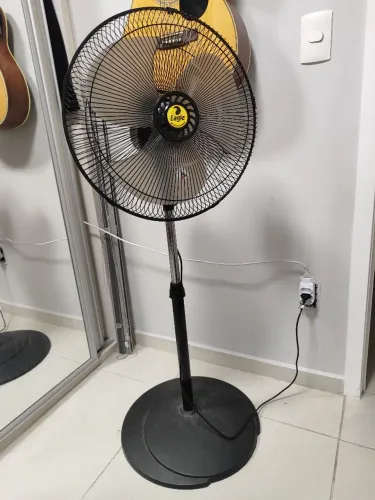Ventilador de Pé Eagle 40cm