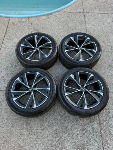 Jogo de Rodas com Pneus Audi RS7 A3 Q3 TT Aro 20 (5 Furos) Zeradas, Praticamente Novas