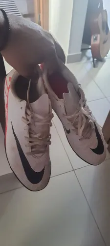 Chuteira nike society