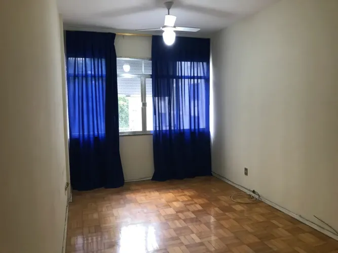 Apartamento para aluguel tem 70 metros quadrados com 2 quartos