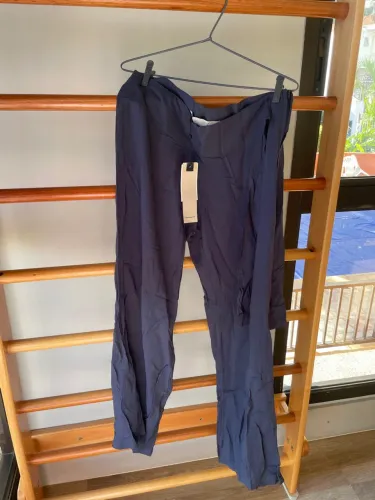 Calça Pantalona Hering Azul Marinho Tamanho 42 - Nova, com etiqueta!