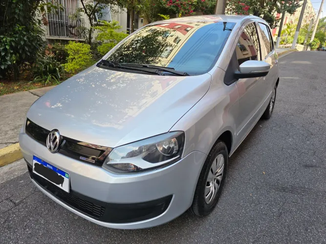 Volkswagen Fox Bluemotion 1.0 MI Total Flex 12V 5P 2014