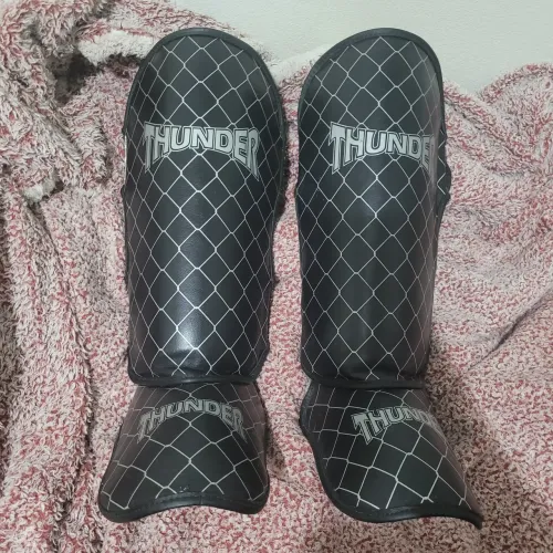 Caneleiras muay thai Thunder