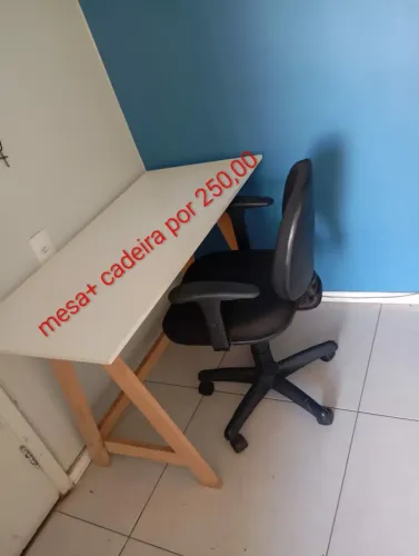 Móveis conservados em desapego