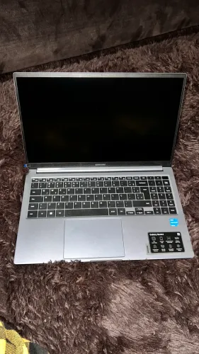 Vendo Notebook Samsung Galaxy Book 4 (NOVO), (2 meses de uso) impecável!