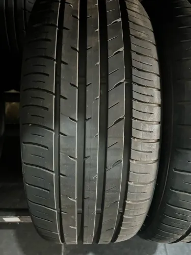 Pneu Dunlop 215/50/17 90 % Vida util.