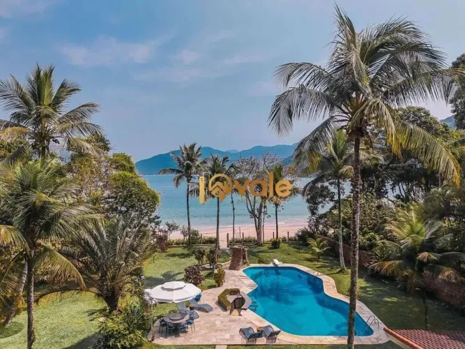 Casa frente mar com 5 suítes à venda, 780m² na praia Domingas Dias - Ubatuba/SP