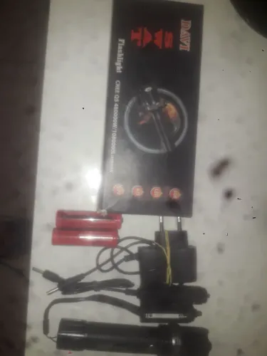 Lanterna Tática LED Cree Q5 480000W. Com defeito
