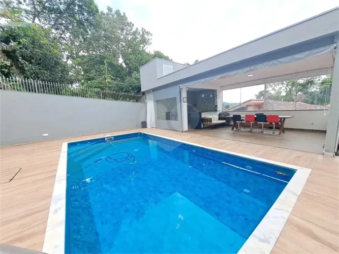 Sobrado a venda com piscina e área gourmet 3 quartos em Samambaia - Mairiporã - SP