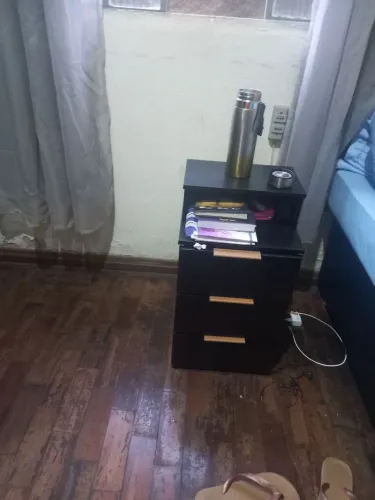 Criado mudo semi novo