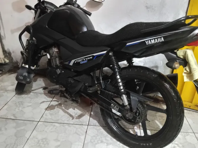 Moto Yamaha selada