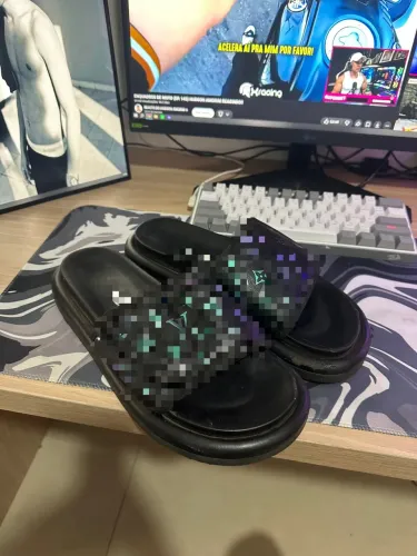 Chinelo grife