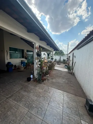 Térrea para venda tem 189 metros quadrados com 4 quartos em Jardim Nova Esperança - Goiâni