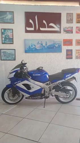 Kawasaki ZX 900R Ninja 2000