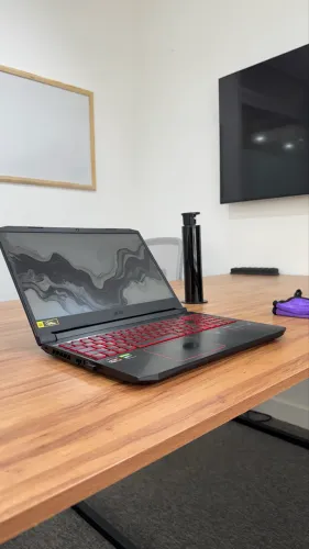 Nitro 5