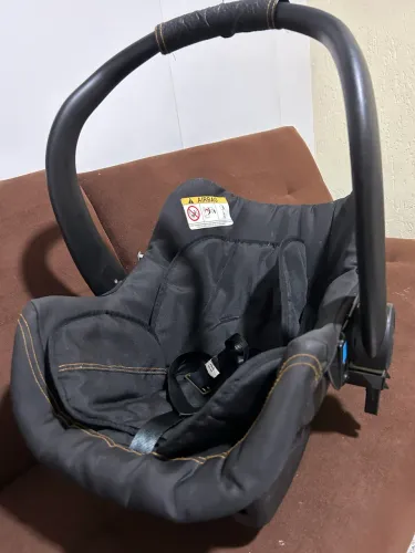 Bebê conforto e base para carro Galzerano