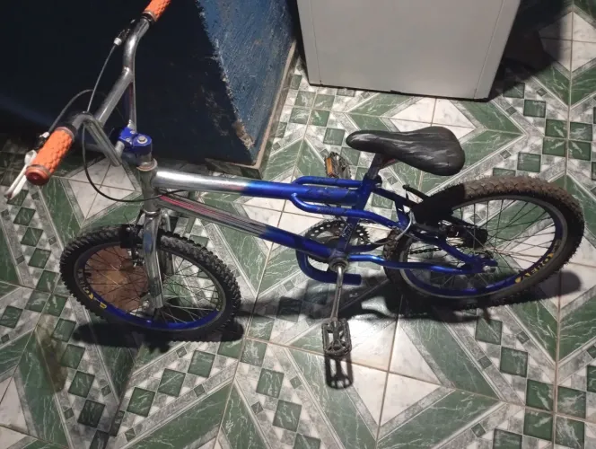 Bicicleta cross cromada 