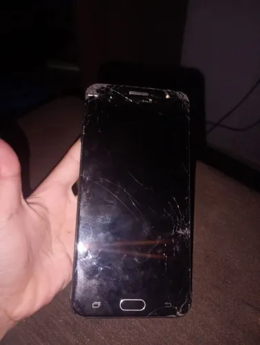 J7 prime (não liga mais) bom para pessoas que meche com celular