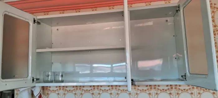 Armário de cozinha em excelente estado