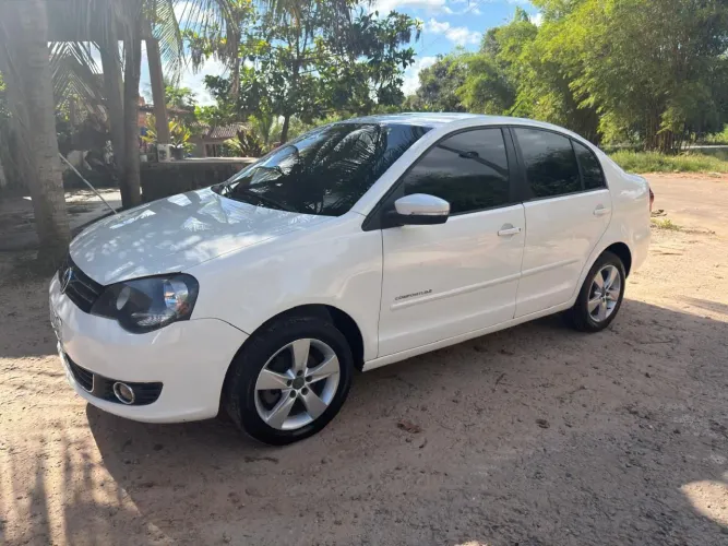 Volkswagen Polo Sed. Comfort. 1.6 MI Tot. Flex 8V 2014