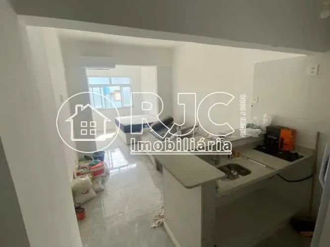 Kitnet/Conjugado : / Residencial / Copacabana