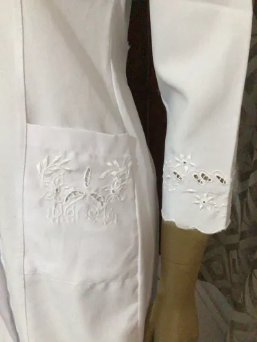 JALECO BRANCO BORDADO FEM BRANCO