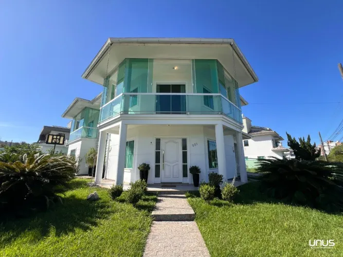 Excelente casa com 4 dormitórios sendo 1 suíte na Pedra Branca